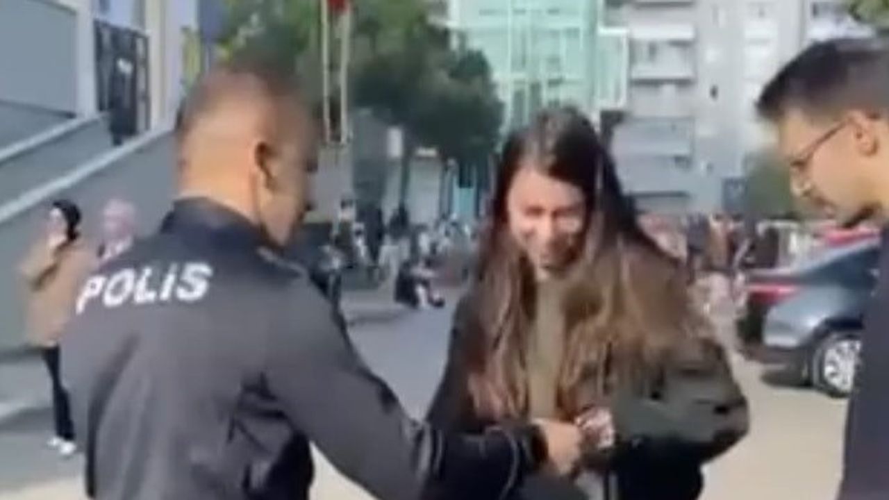 Sınav sabahı Samsun polisi yardımına koştu: kimliğini unutan ve geç kalma riski olan adaylar desteklendi