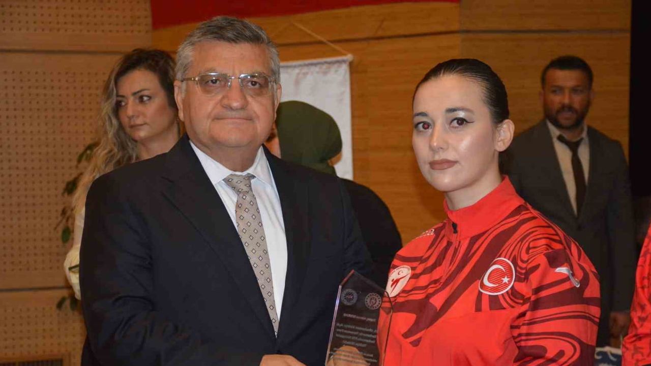 Sinop'ta amatör sporcular ödüllerle taçlandırıldı
