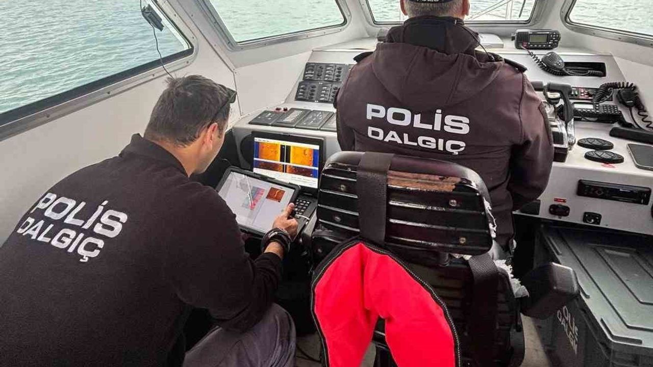 Sinop'ta dalgıç polislerin sonarla bulduğu kayıp memurun cenazesi çıkarıldı
