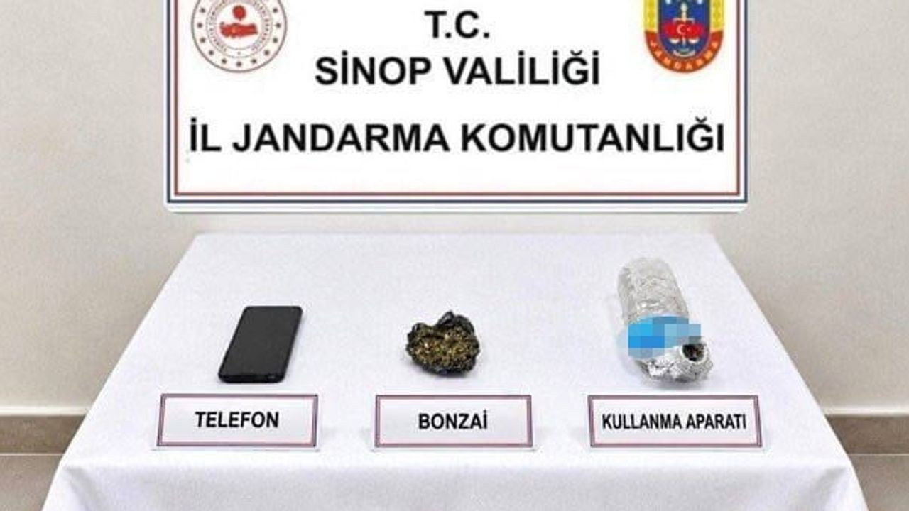 Sinop'ta iki ilçede eş zamanlı uyuşturucu baskını: dört şüpheli yakalandı