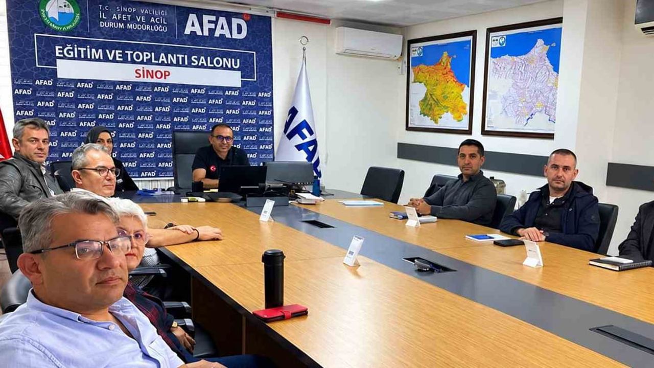 Sinop'ta kurumların afet hazırlık kapasitesini artırmaya yönelik sivil savunma eğitimi sona erdi