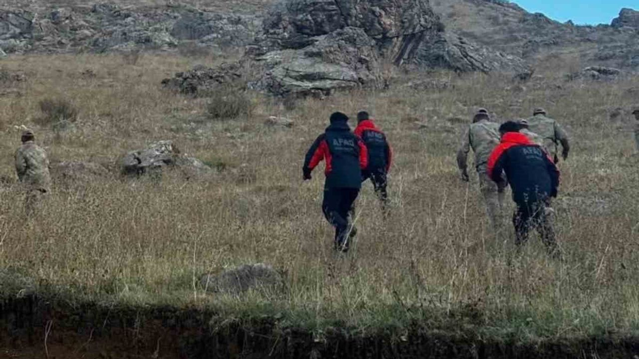 şırnak'ta kayıp işitme engelli genç mağarada sağ bulundu