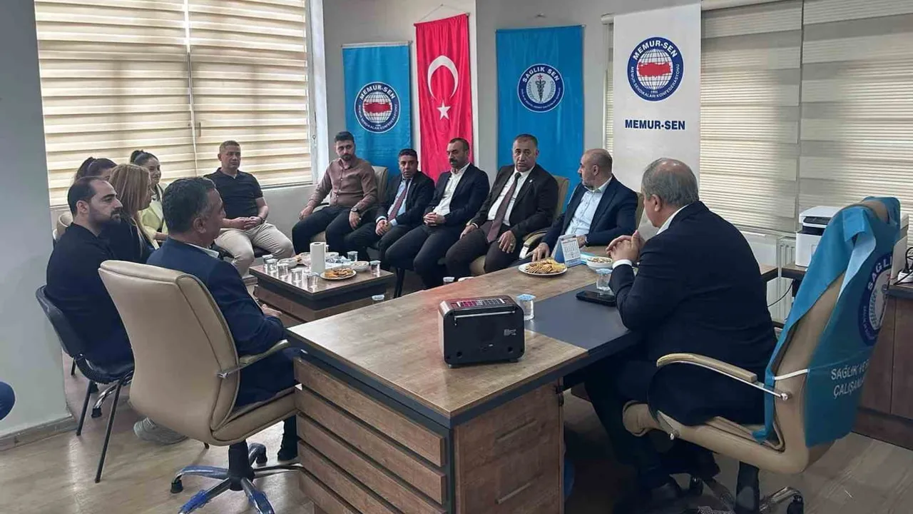 Şırnak'ta sağlık ve sosyal hizmet çalışanlarının sorunları genel merkezle masaya yatırıldı