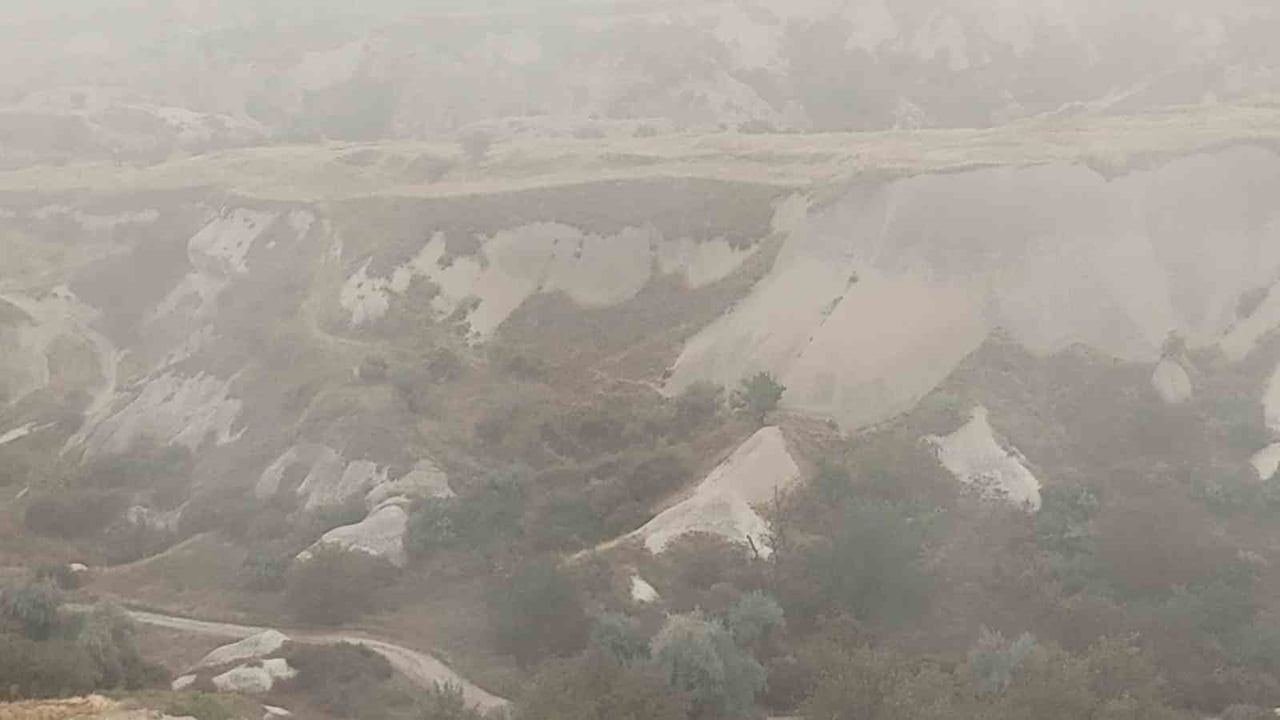 Sis Kapadokya'ya masalsı bir örtü serdi