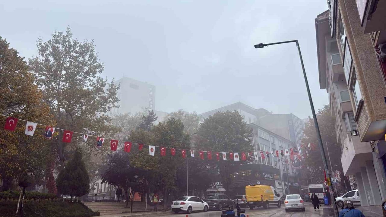 Sis kenti sardı, Bilecik sabahı fotoğraflara yansıdı