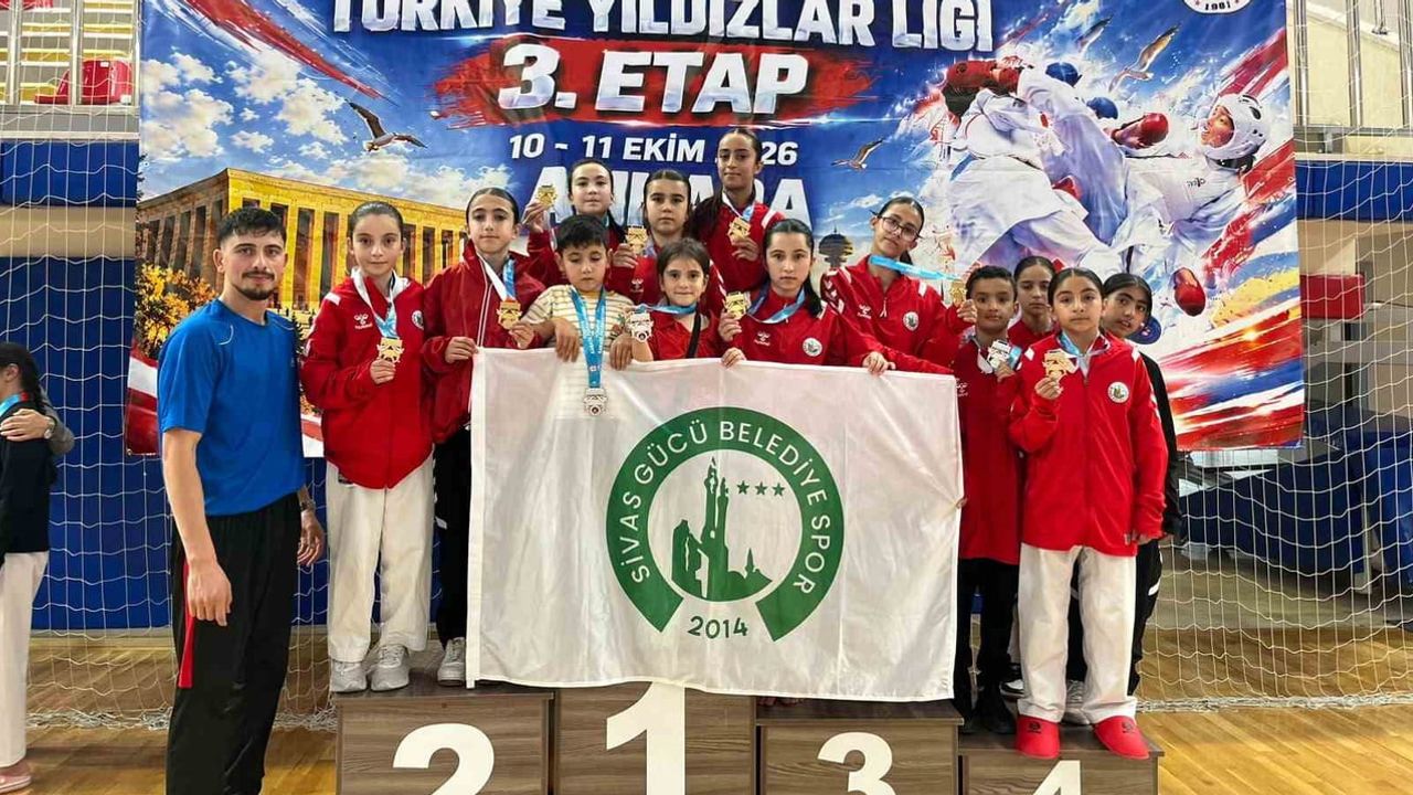 Sivaslı karateciler Ankara'dan 17 madalya ile döndü