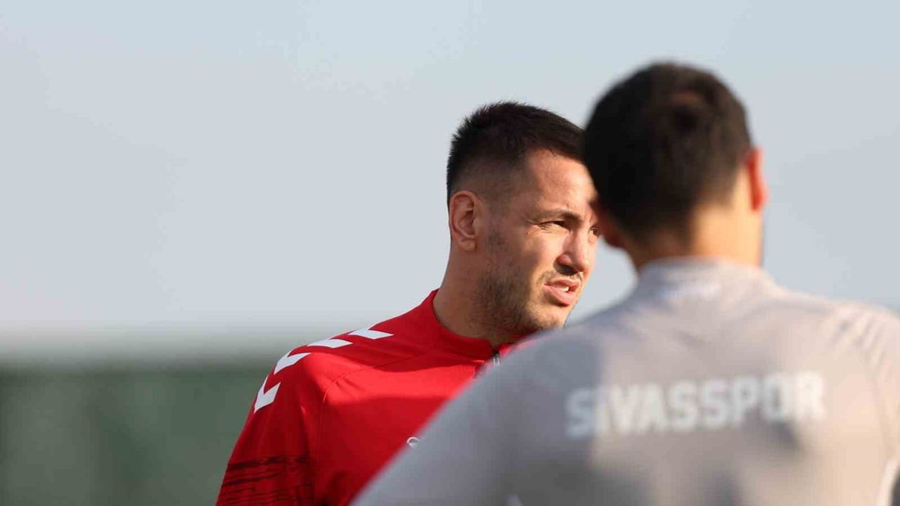 Sivasspor Bandırma deplasmanında taktik ağırlıklı son prova