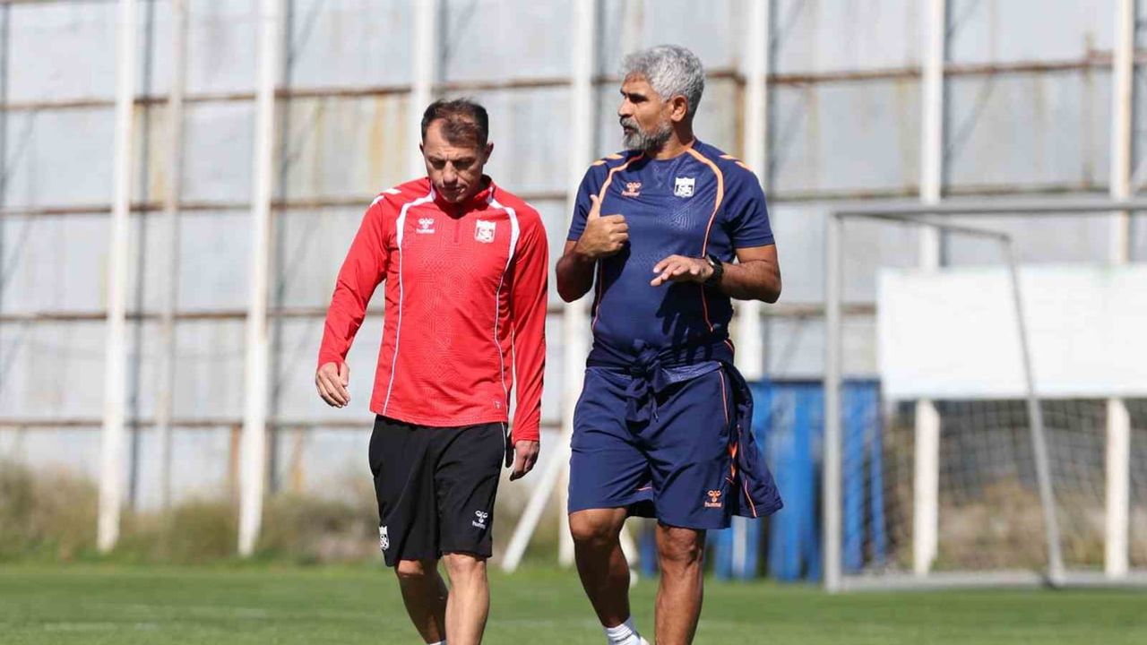 Sivasspor Bandırmaspor maçına taktiksel hazırlıklarla gidiyor
