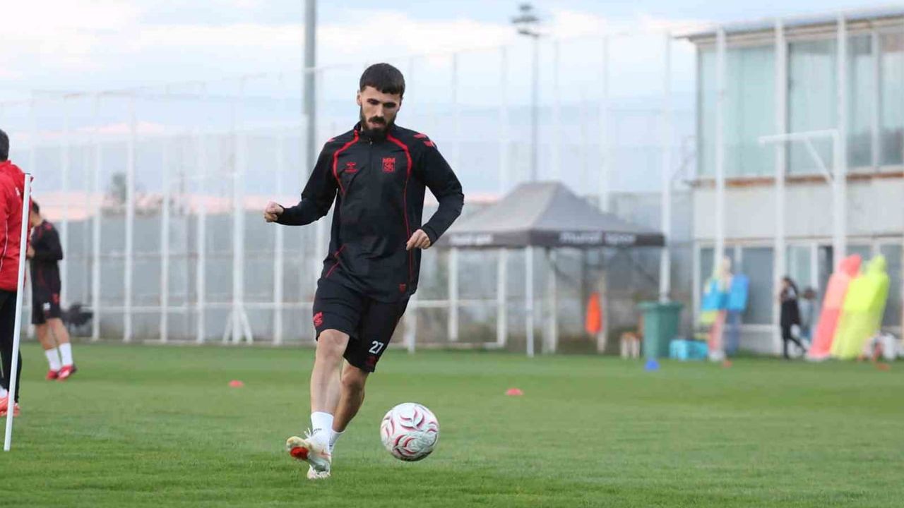 Sivasspor hazırlıklara yoğunlaşarak pendikspor sınavına hazırlanıyor