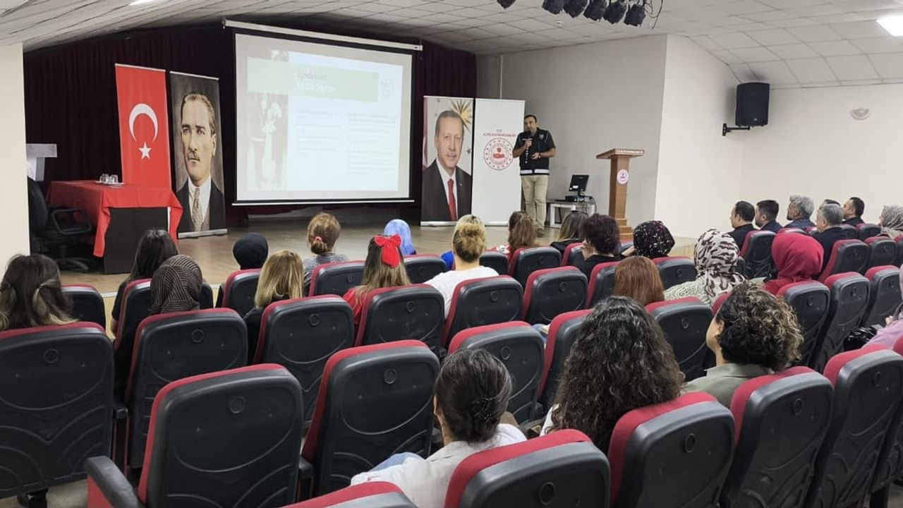 Sivrihisar ve Alpu’da 565 kişiye narkotik farkındalığı eğitimi