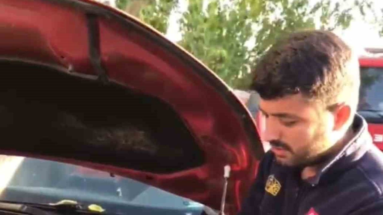 Soğuk günlerde risk arttı: motorda sıkışan üç yavru kedi itfaiye tarafından kurtarıldı
