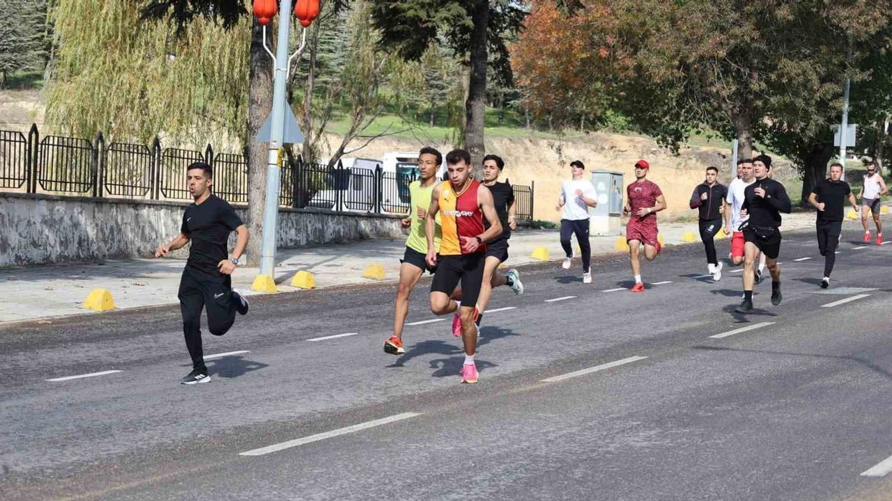 Söğüt'te 512 sporcu cumhuriyet coşkusunu koşarak kutladı
