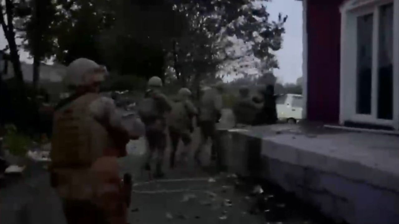 Sokaklardaki uyuşturucu ağına düzenlenen operasyonda 14 gözaltı