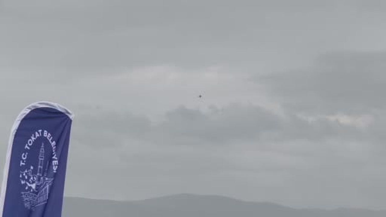 SOLOTÜRK Tokat semalarında binlerce kişiye heyecan yaşattı
