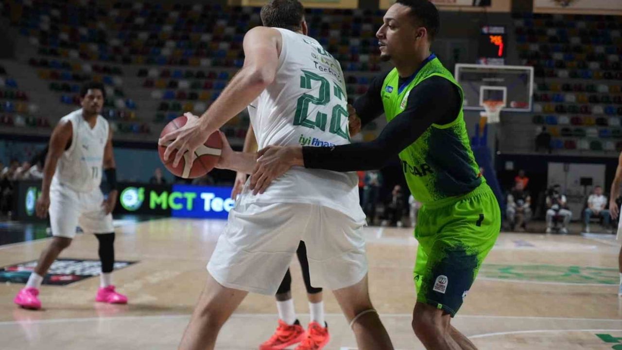 Son saniye dönüşüyle Tofaş, Körfez Basket'i 71-69 yendi