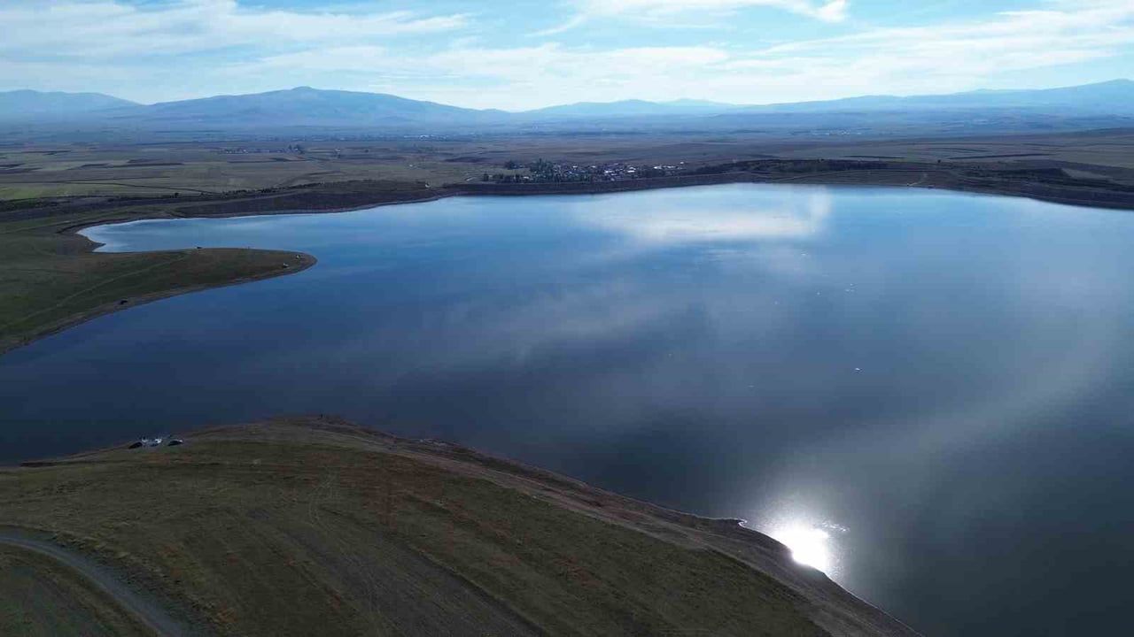 Sonbahar yağmurları Bayburt Barajı'nı canlandırdı: Kars'ın su rezervleri yüzde 80'e ulaştı