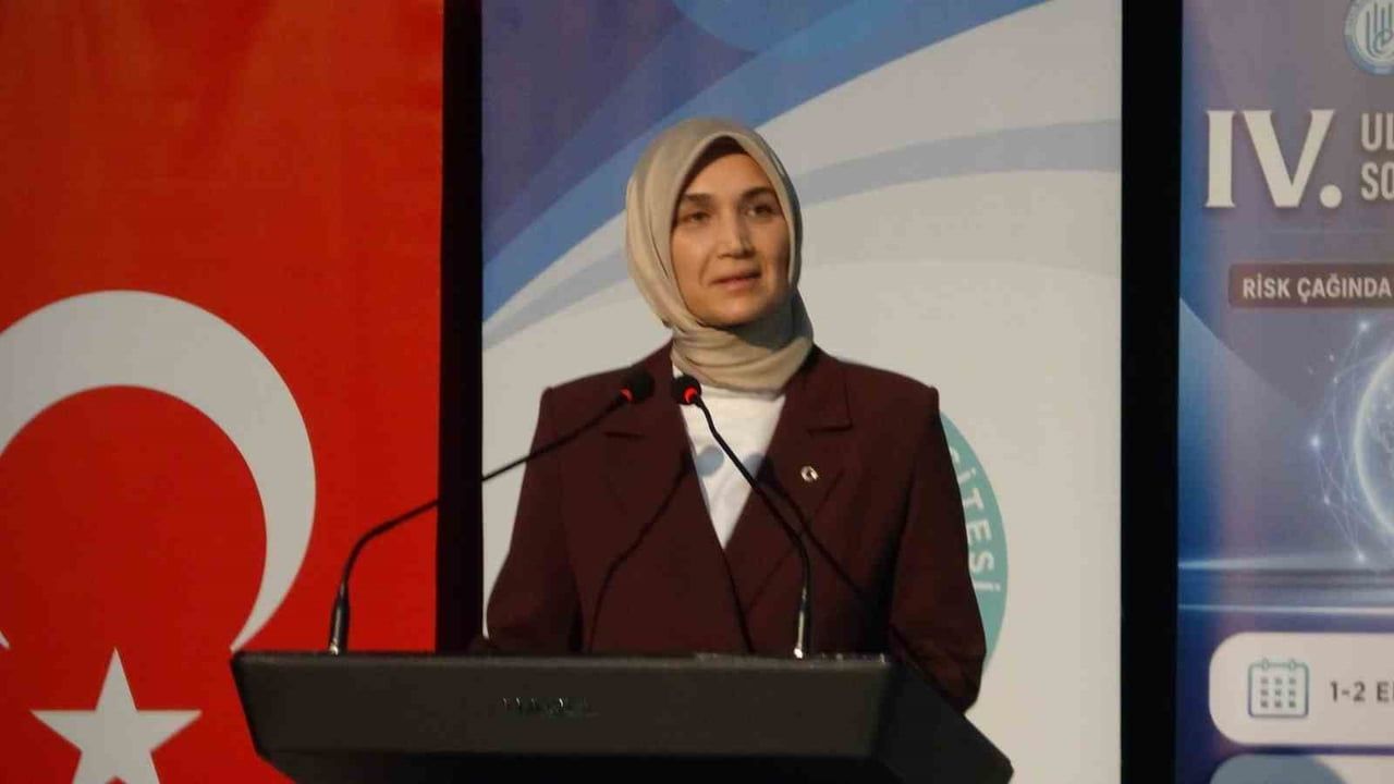 Sosyal bilimciler Bitlis'te risk, kriz ve dirençliliği masaya yatırdı