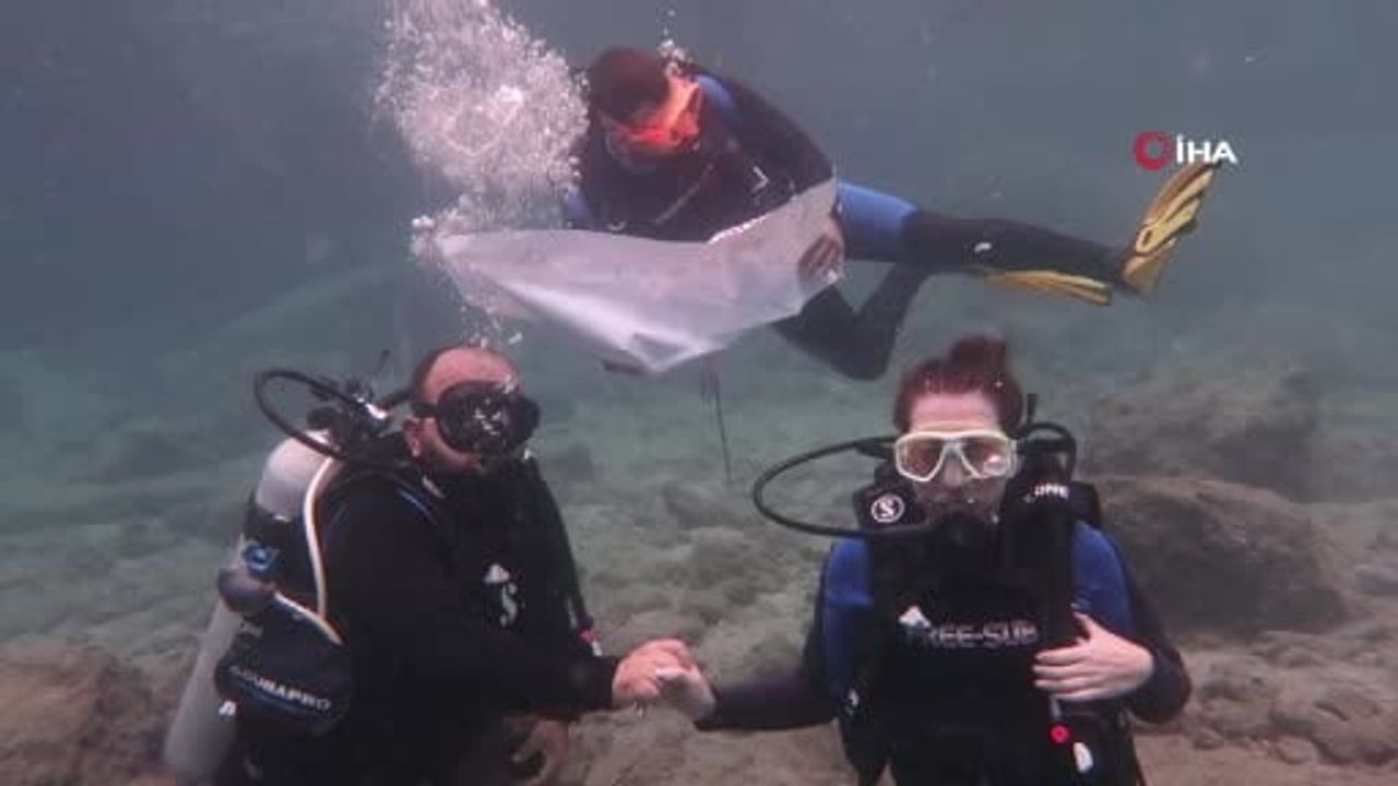 Su altında evet: Tarzan Koyu'nda 5 metre derinlikte teklif