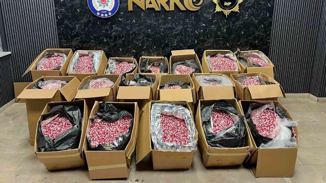 Sultanbeyli'de 18 kolide 1 milyon 642 bin pregabalin ele geçirildi