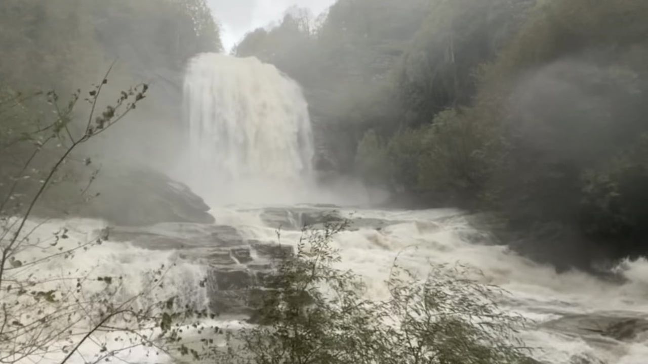 Suuçtu şelalesi sağanakla coştu, Niagara'yı andıran görüntüler