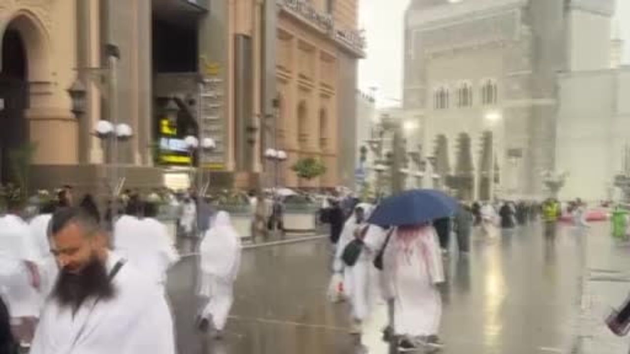 Suudi Arabistan'da Mekke-i Mükerreme merkezli dolu ve sağanak uyarısı