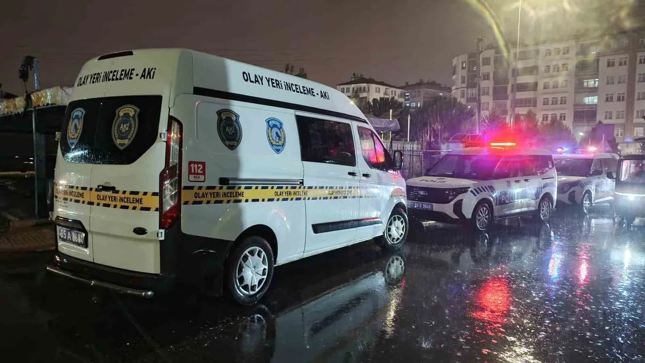 Tabib Sokak'ta tartışma kavgaya dönüştü: iki kişi yaralandı