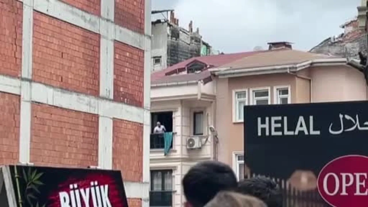 Tahliye sonrası tepki silahla arttı: Fatih'te bir kişi havaya ateş açıp eve kapandı