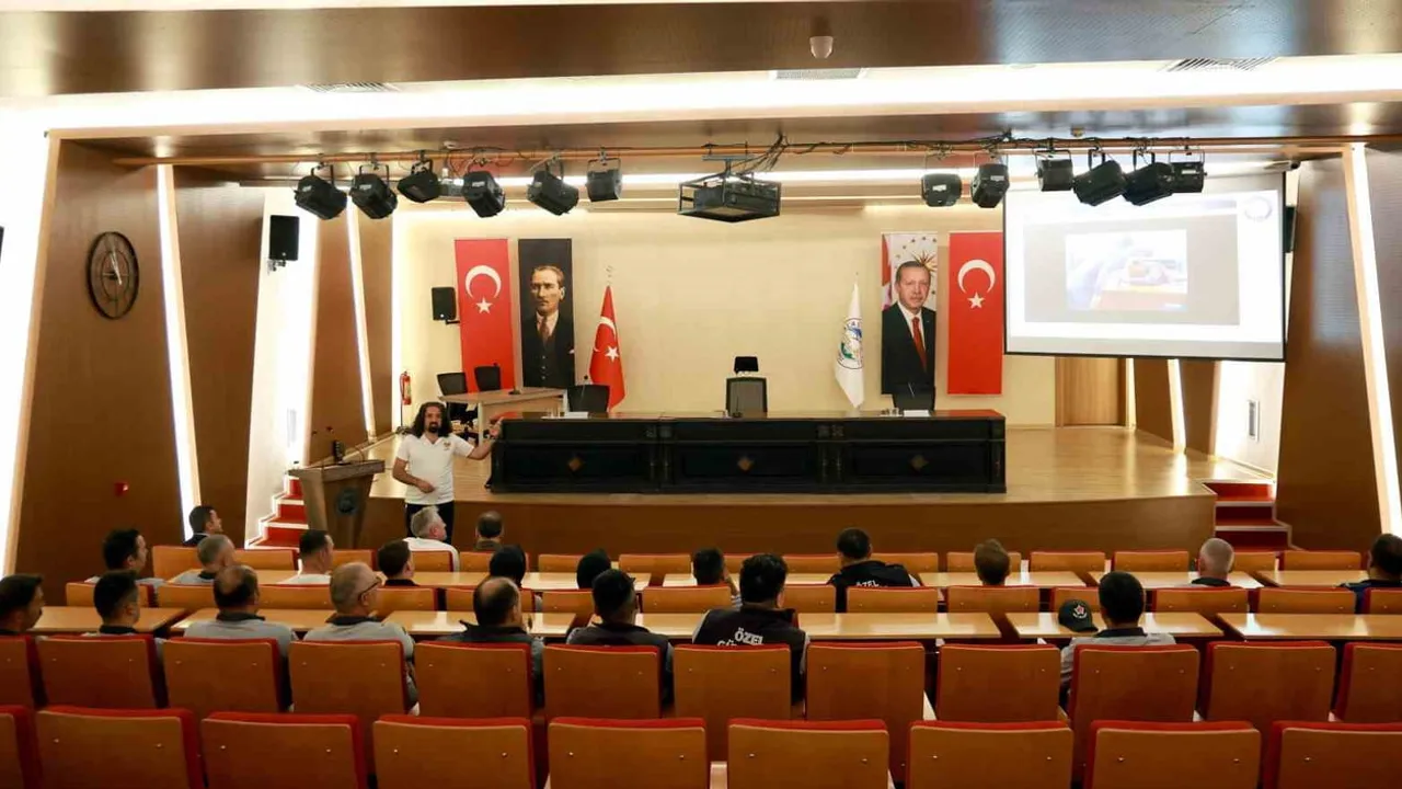 Talas’ta zabıta ve güvenlik personeline terör tehdidine karşı hareket eğitimi