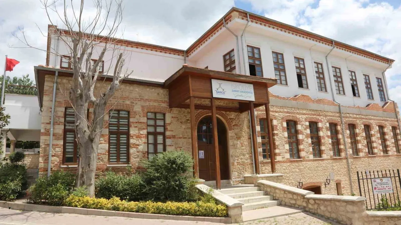 Tarihi İskoliye Mektebi konservatuvara dönüştü, Darıca sanatla canlanıyor