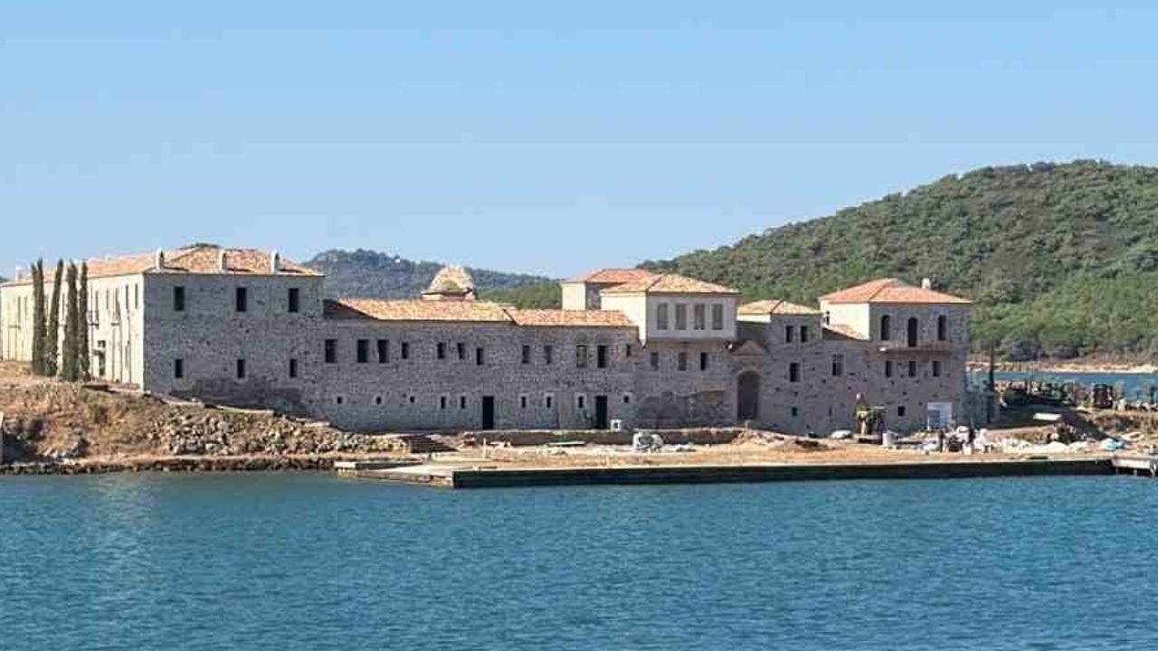 Tarihle çağdaş sanatın buluşacağı ada Tavuk Adası 2027 yazında açılacak