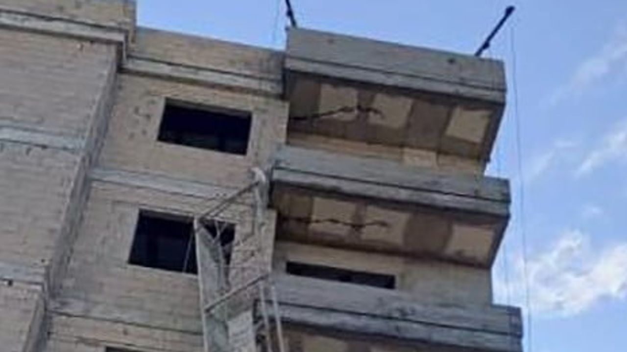 Tarsus'ta iskele kazası: bir işçi hayatını kaybetti, diğeri tedavi altında
