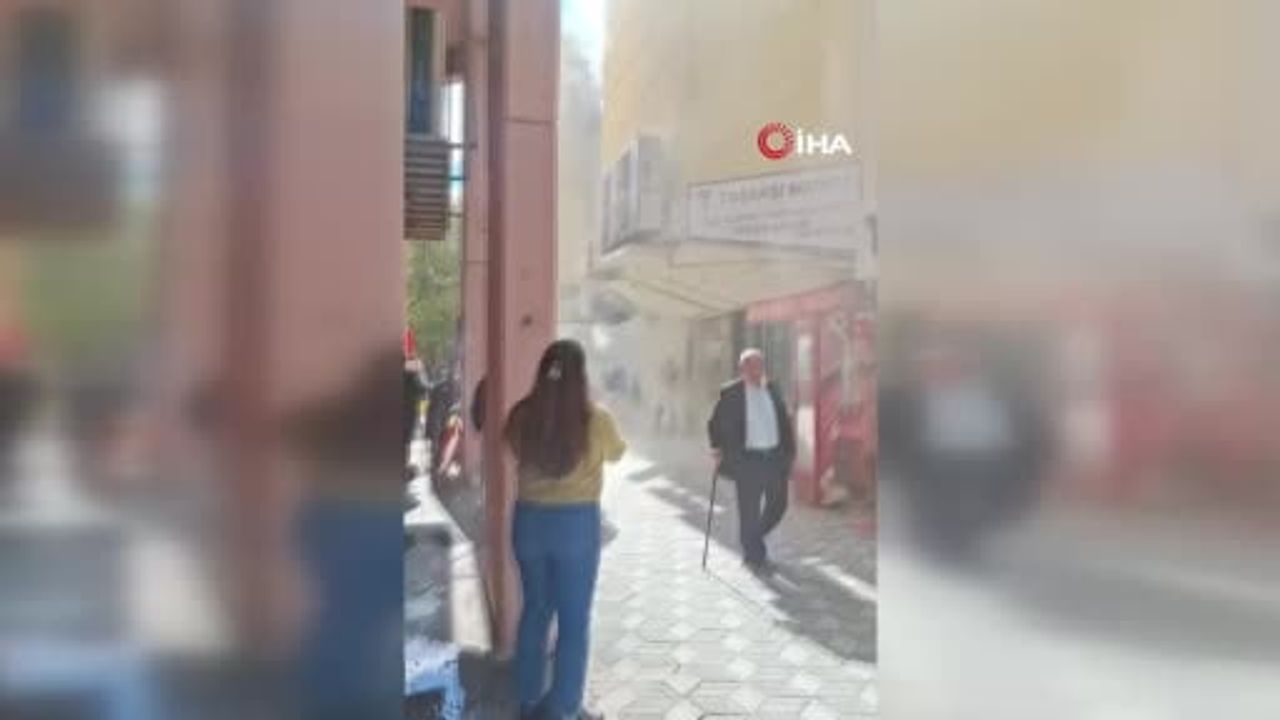 Taşbaşı çarşısında bacadan yükselen alevler esnafın müdahalesiyle kontrol altına alındı