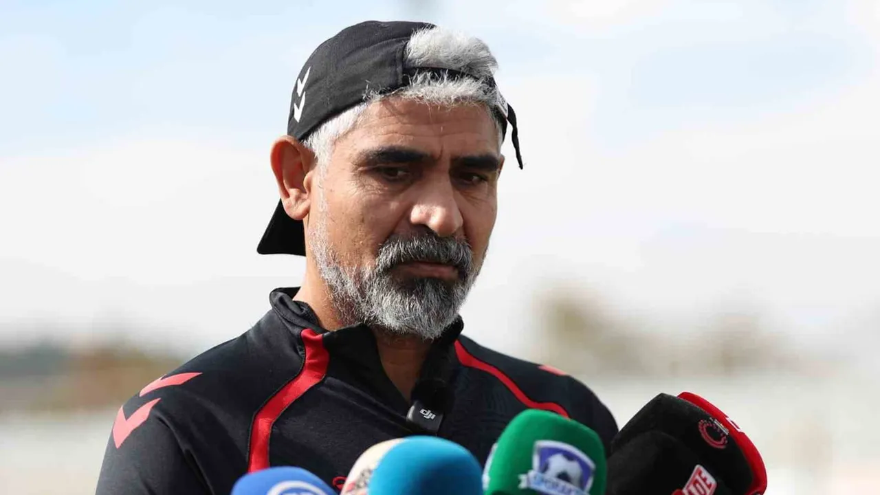 Taşdemir: sakatlar döndüğünde rekabet artacak, hedef kazanan Sivasspor