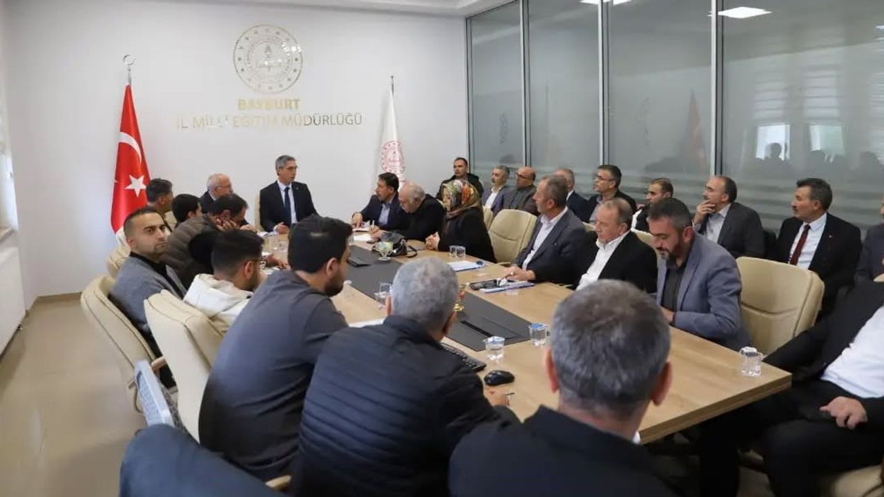 Taşımalı eğitimde güvenlik ve hizmet kalitesi Bayburt'ta masaya yatırıldı