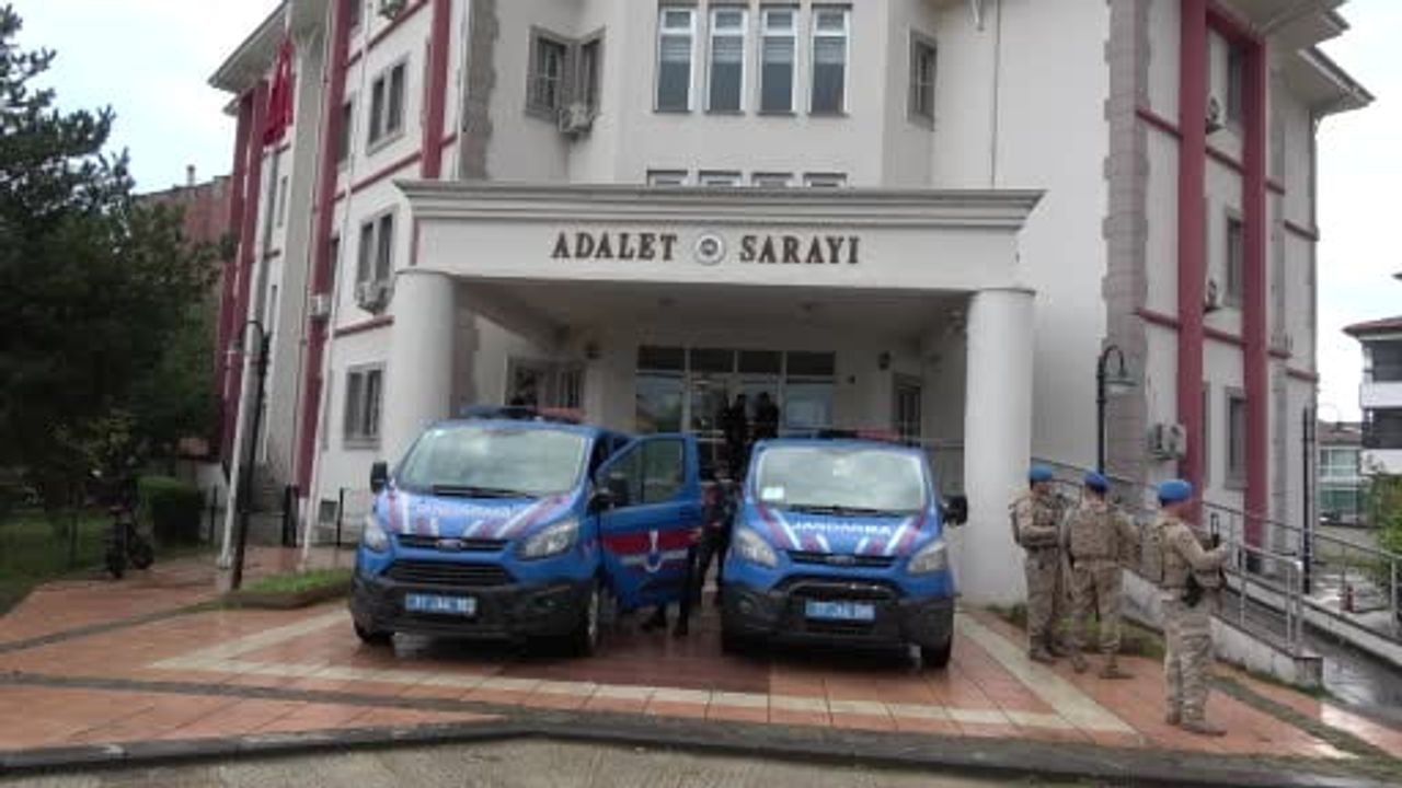 Taşköprü'de tarlada çıkan kavga kanlı bitti: baba ve oğlu tutuklandı