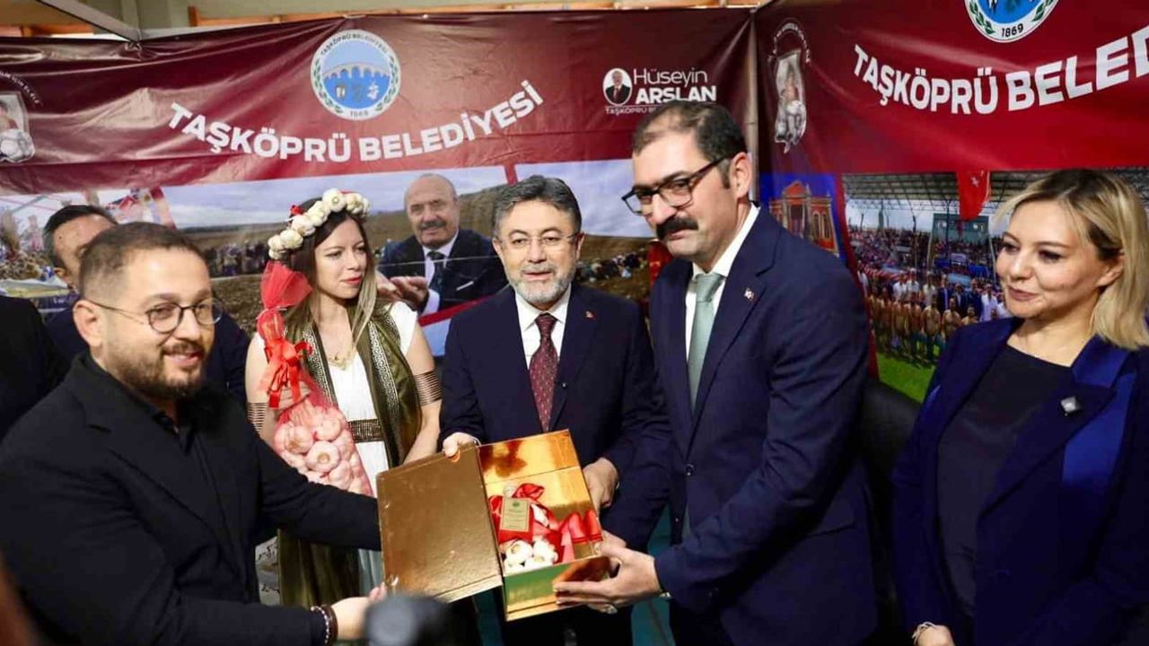 Taşköprü sarımsağı başkentte bakanın ziyaretinde öne çıktı