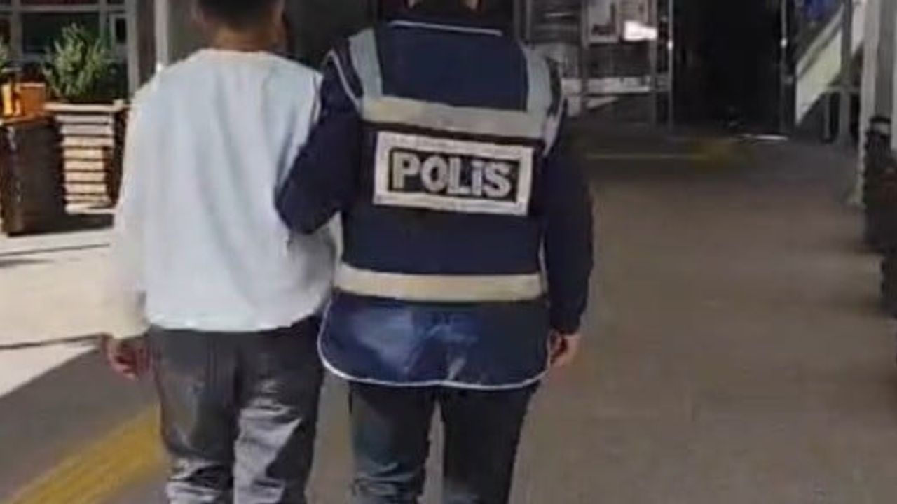 Taşpazar'da iş yeri hırsızlığını güvenlik kameraları ortaya çıkardı: çocuk şüpheli tutuklandı