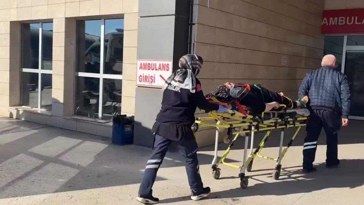 Tavşanlı'da Tepecik kavşağı yakınında iki araç çarpıştı: 2 kişi hafif yaralandı
