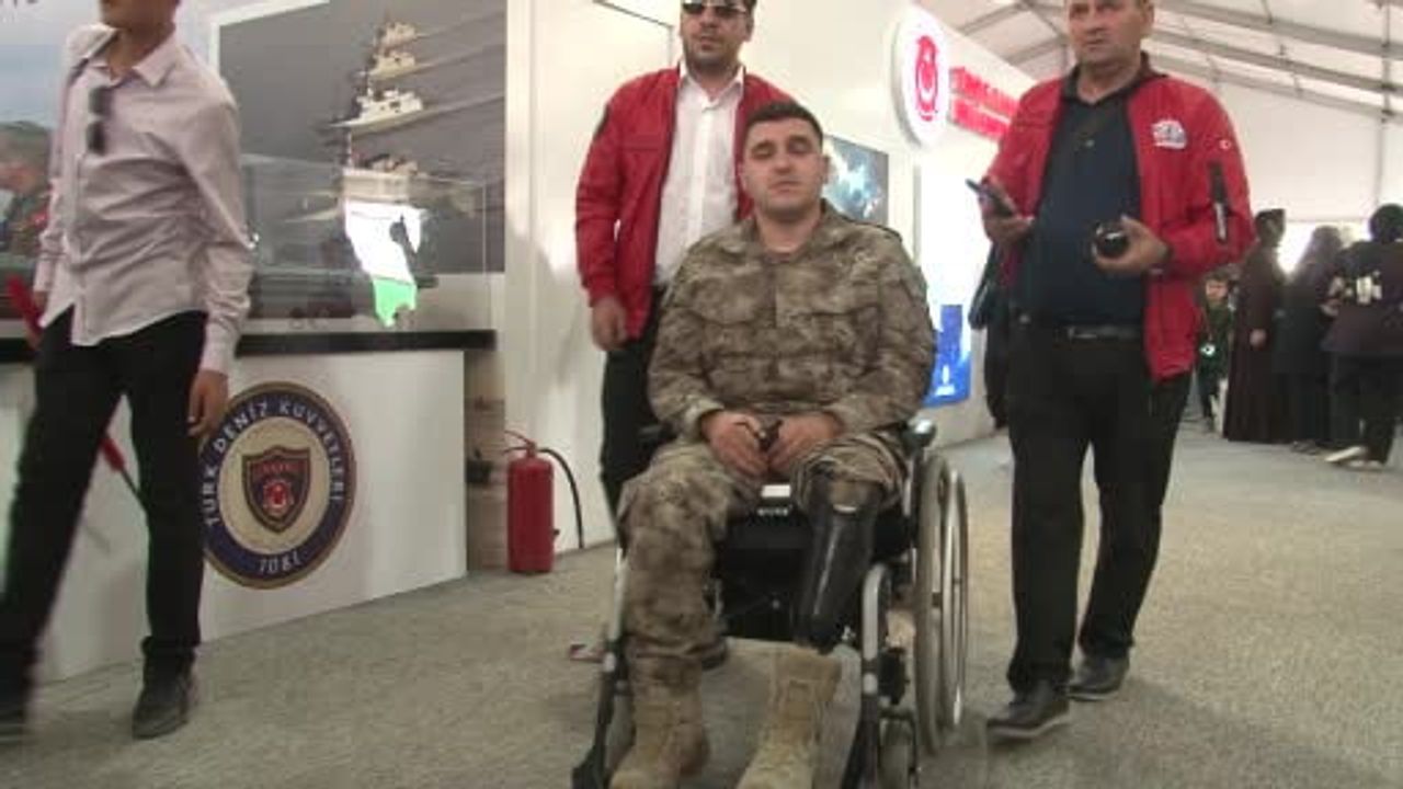 Tek milletin buluşması: Karabağ gazisi TEKNOFEST'te askerlerle buluştu