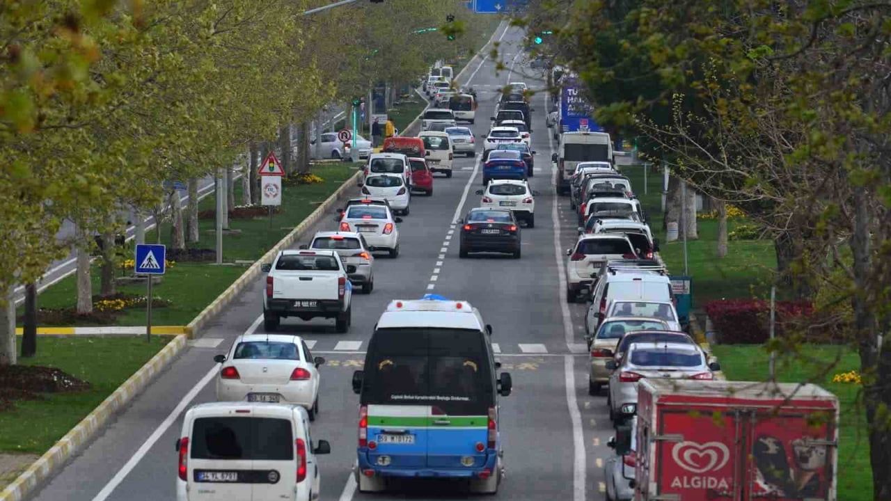Tekirdağ’da trafikte 402 binin üzerinde taşıt: otomobiller başı çekti