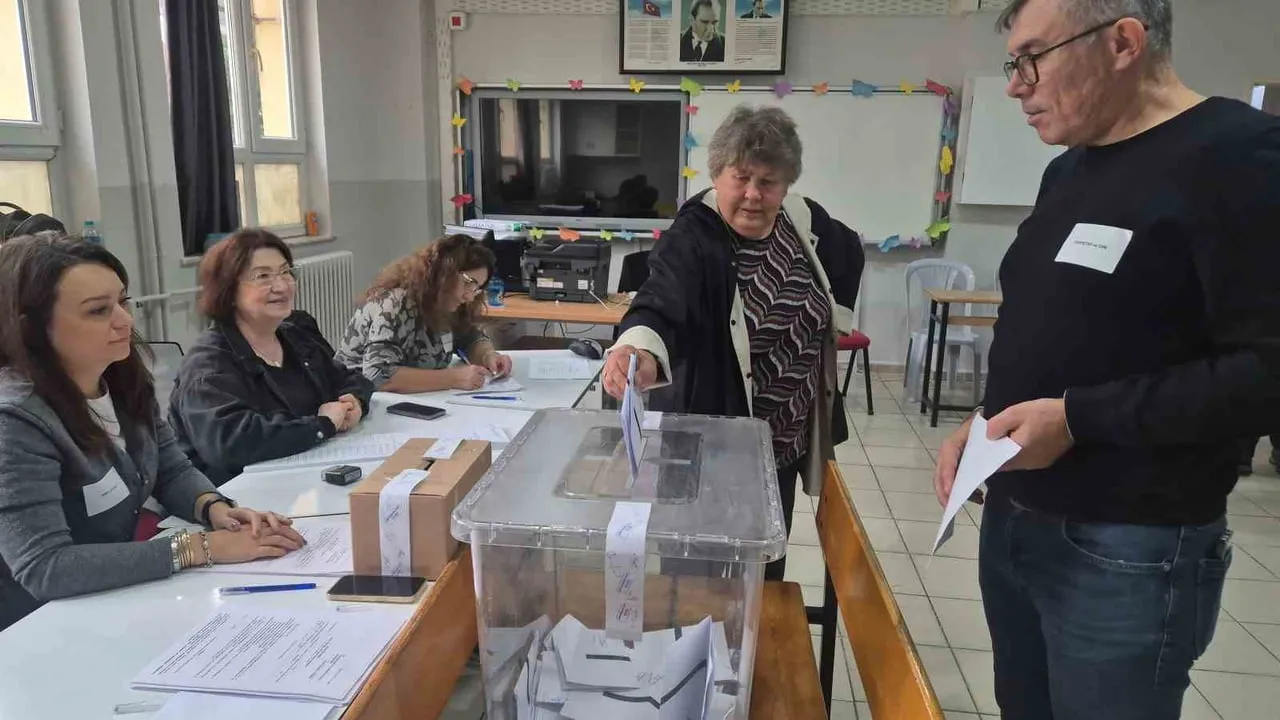 Tekirdağ'da yaşayan Bulgaristan vatandaşları demokratik tercihlerini sandığa taşıdı