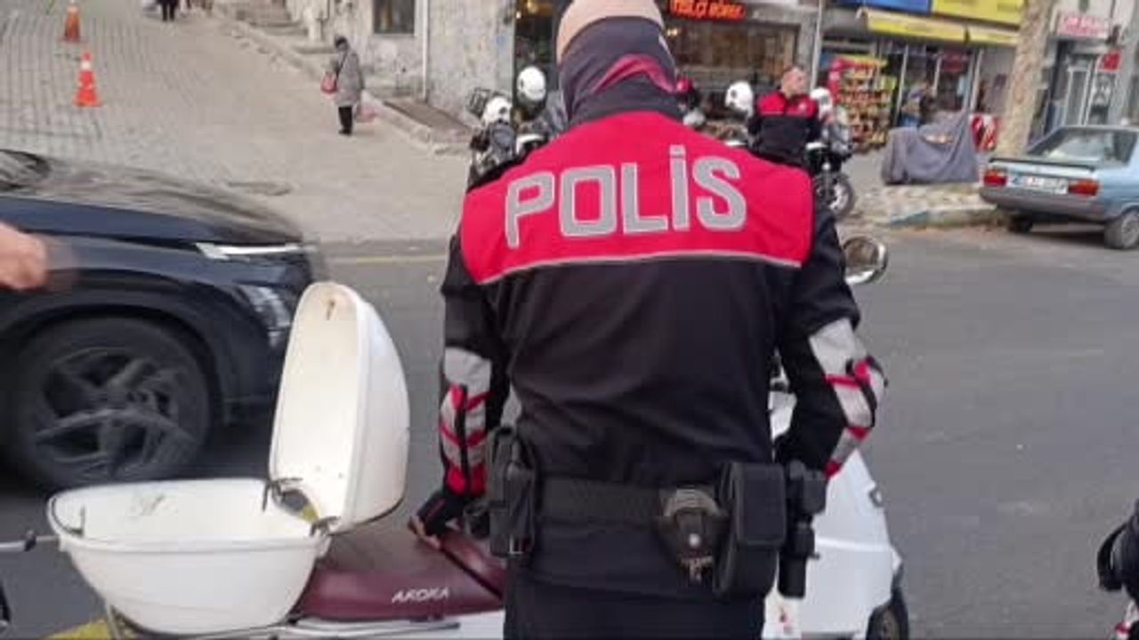 Tekirdağ'da Yunus timleri Eski Otogar Yolu'nda giriş kontrolü gerçekleştirdi