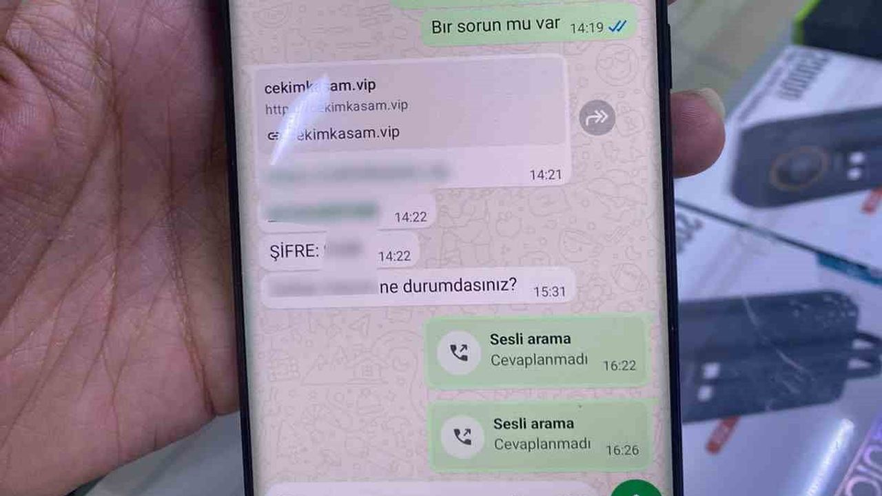 Telefoncu son anda müdahale ederek kadını dolandırılmaktan kurtardı