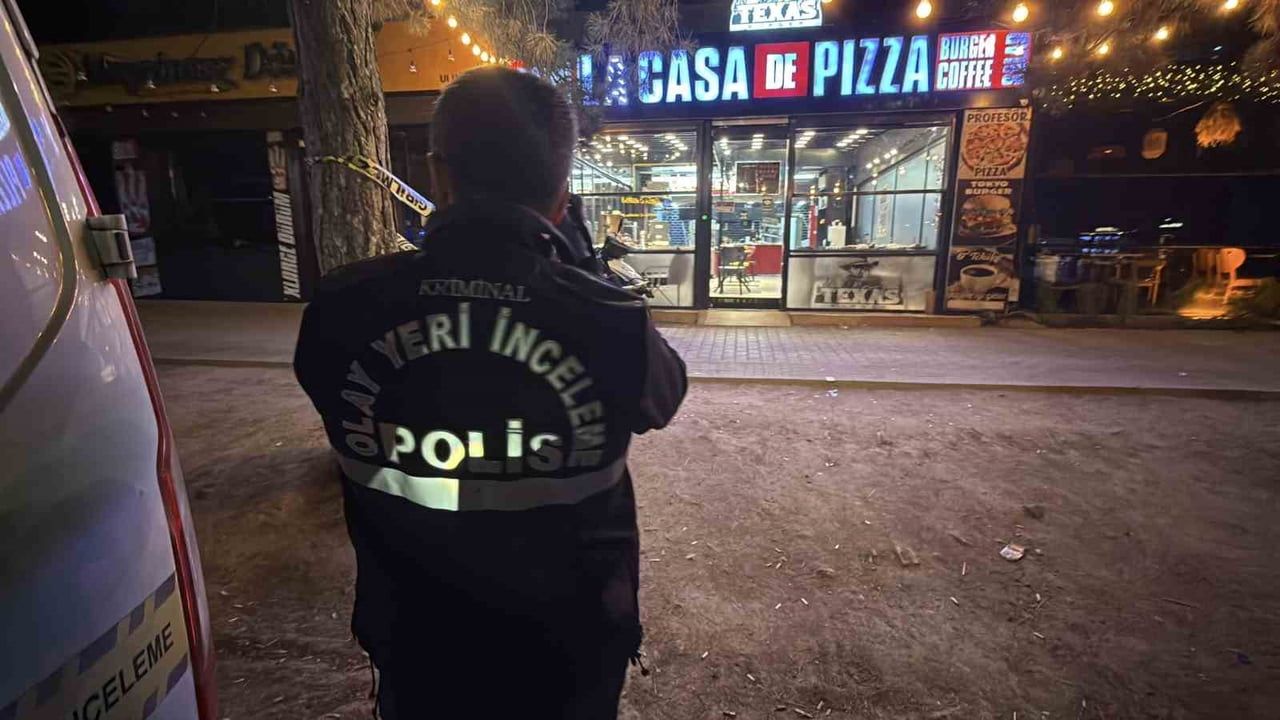 Tepebaşı'nda 'yan bakma' tartışması bıçaklı kavgaya dönüştü