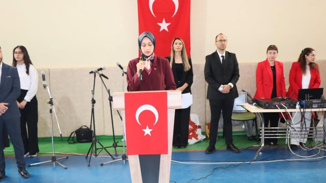Tercan'da cumhuriyetin 103. yılı birlik ve coşkuyla kutlandı