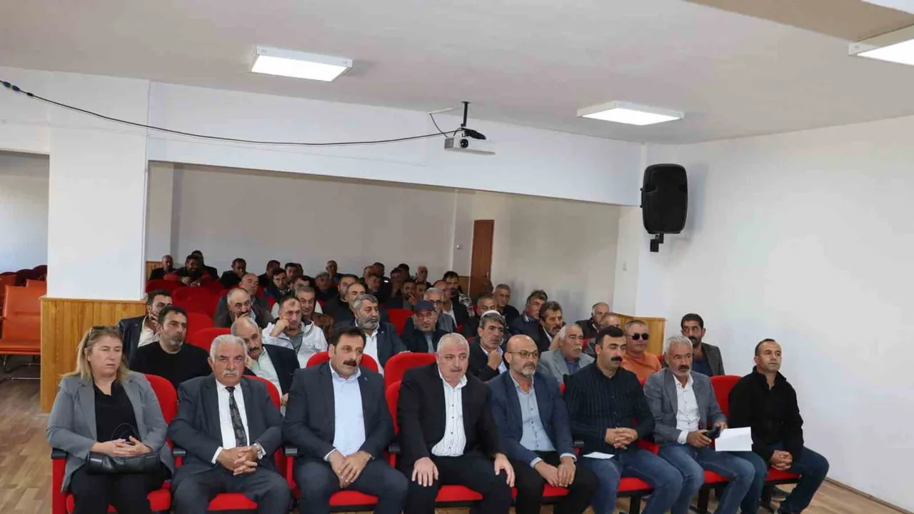 Tercan'da ekim oturumu: birlik meclisi gündem maddelerini ele aldı
