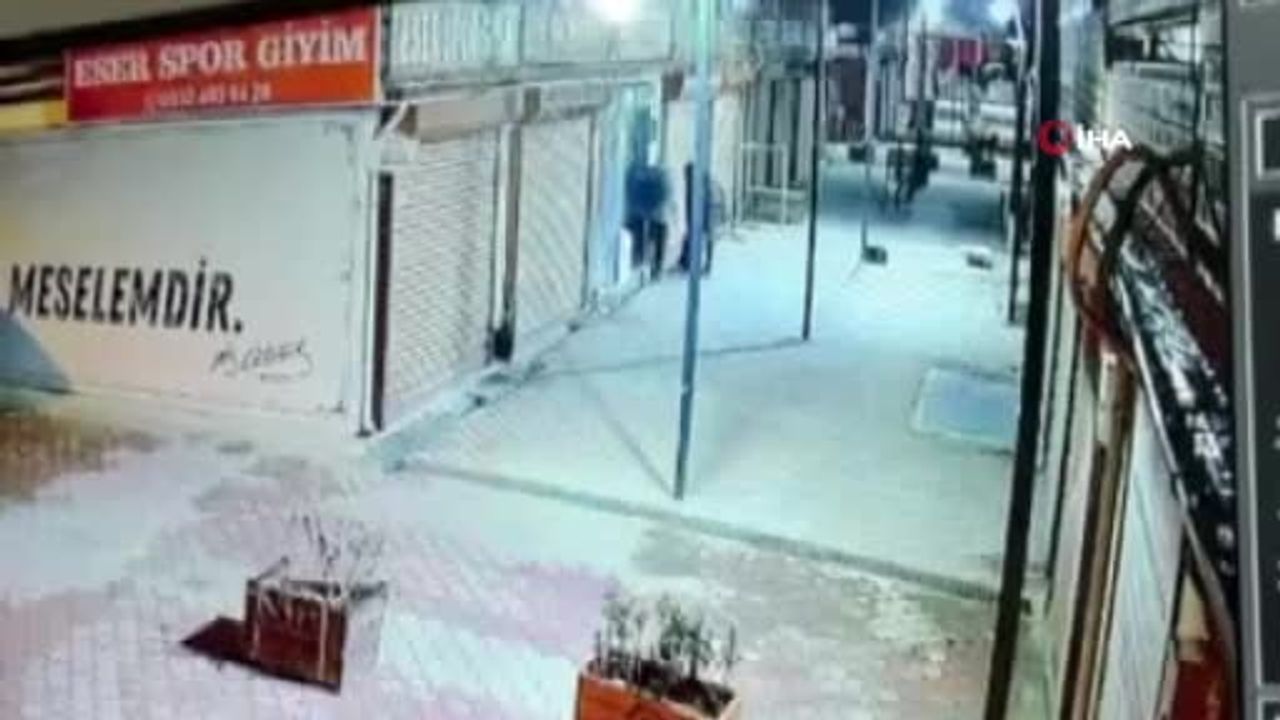 Terzi dükkanının duvarını delip kuyumcuya girmeye çalışan hırsızlar kasayı açamayınca boş döndü