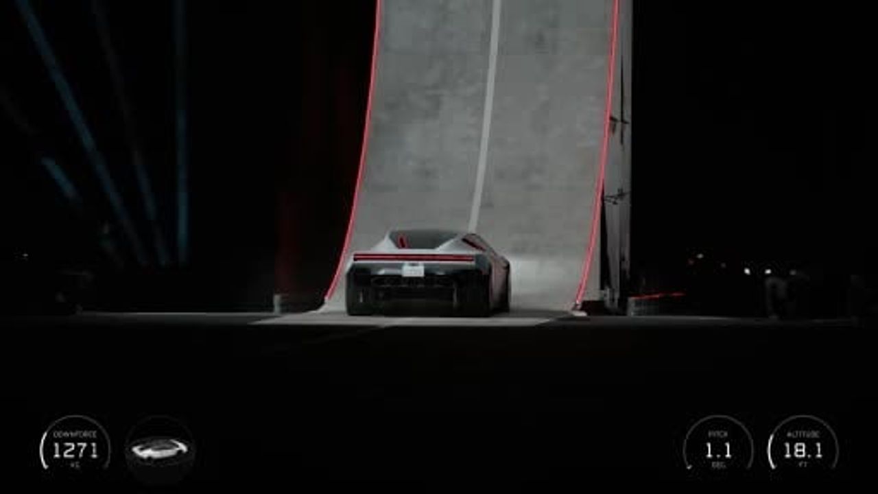 Tesla'nın roket destekli Roadster'ı rampadan uçuş gösterisiyle tanıttı