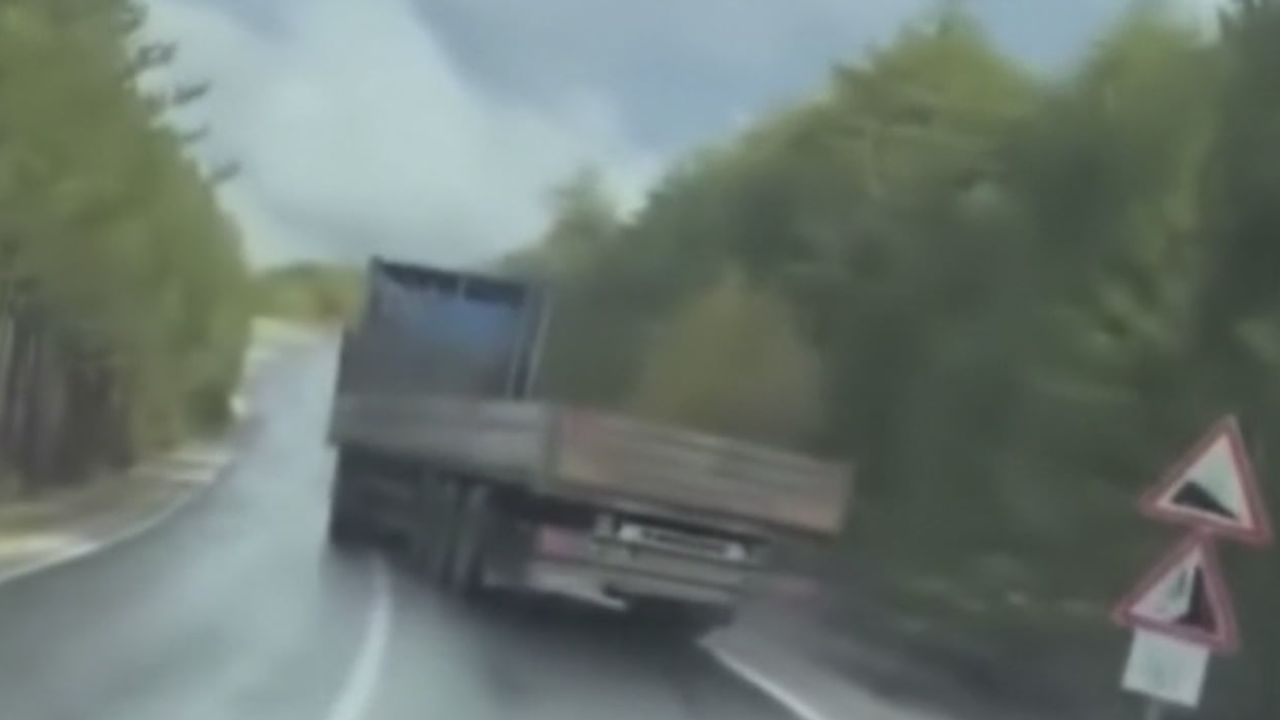 Tır şoförünün müdahalesi Çankırı'da devrilmeyi önledi