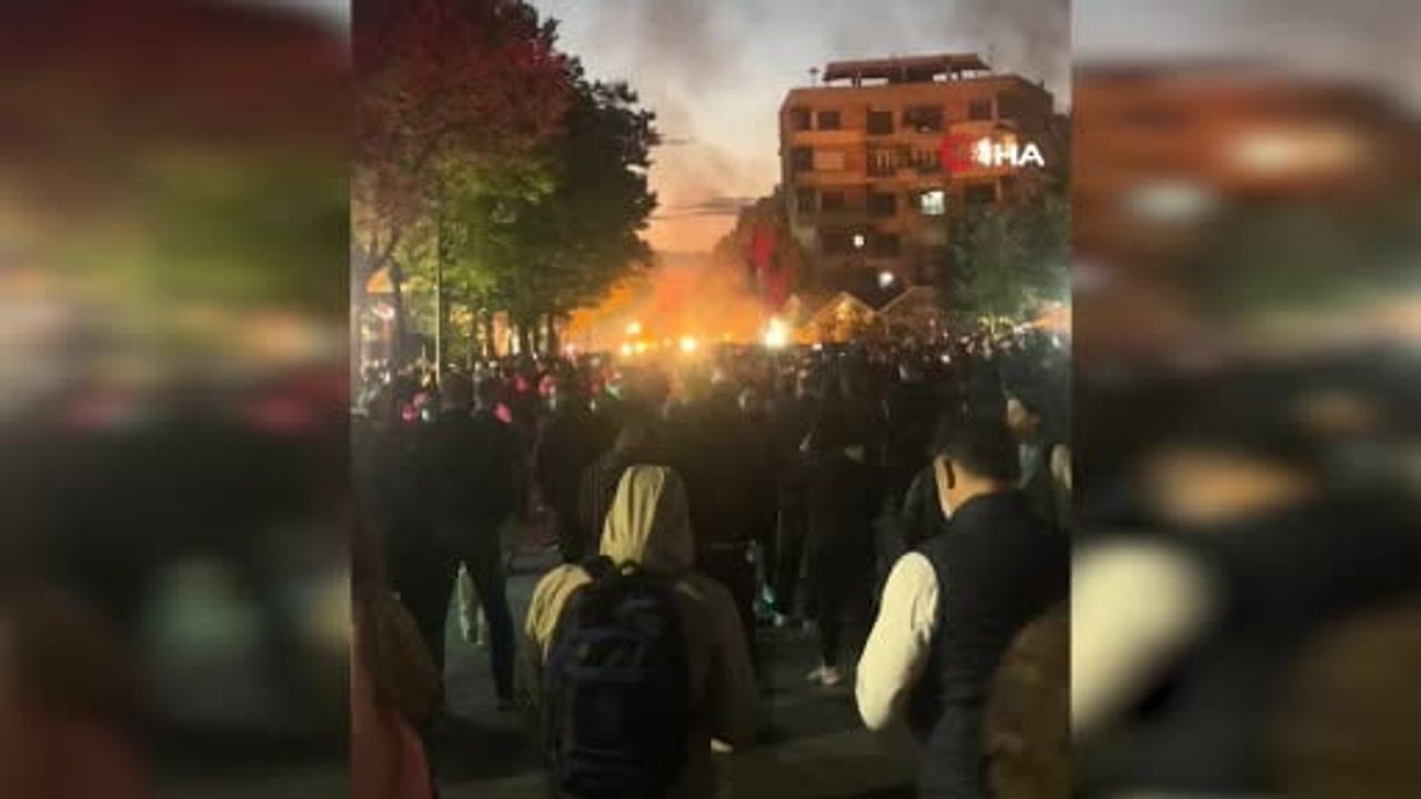Tiran'da alevlenen öğrenci protestoları: bakanlıklar ve ofisler hedef alındı